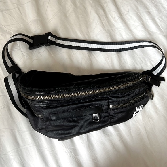 nike leather fanny pack